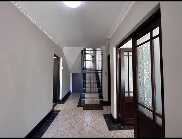 3 BEDROOM TOWNHOUSE FOR SALE IN JEFFREYS BAY CENTRAL
